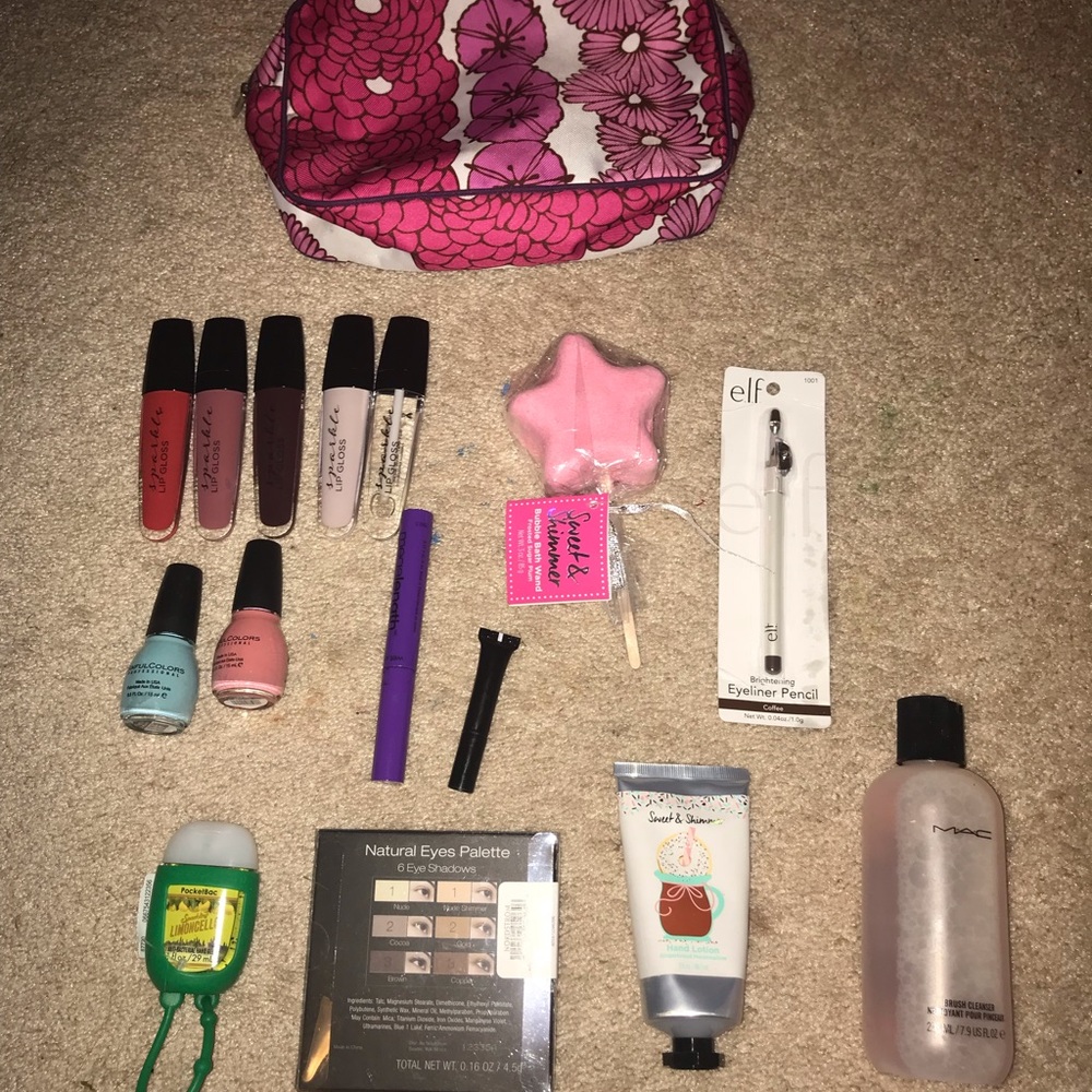 Makeup bundle